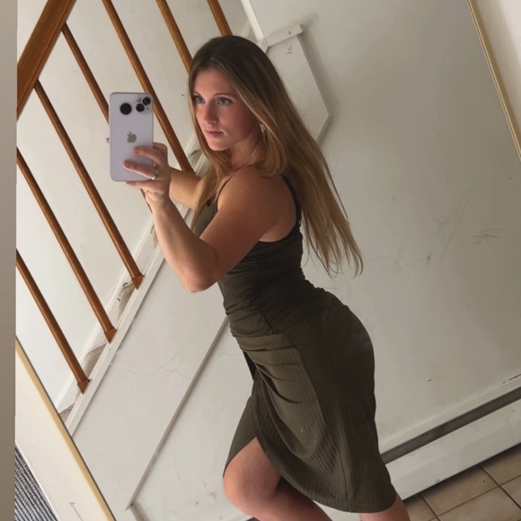 Meet your Posher, Emily - Picture 5 of 5